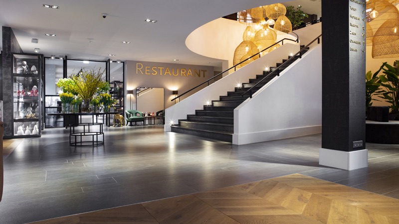 Codex grootformaat tegelvloer, lobby Van der Valk Hotel Apeldoorn