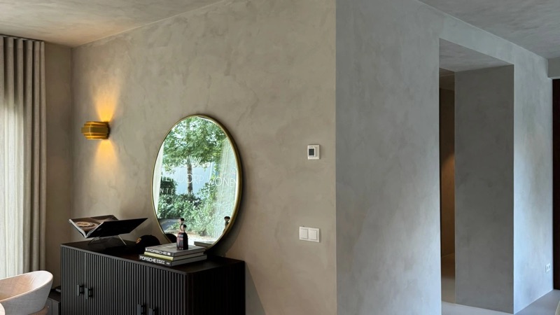 Stone Age Basebeton Paint, zandkleurige gepigmenteerde wand