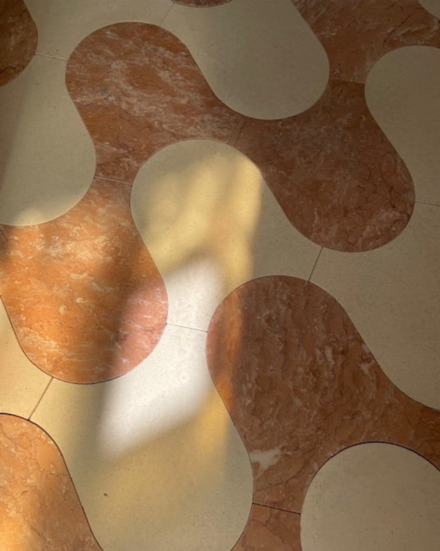 Tile Embassy marmer mozaïek, organisch patroon vloer